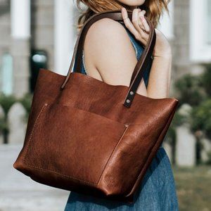 Medium Classic LEATHER TOTE BAG, Nutmeg